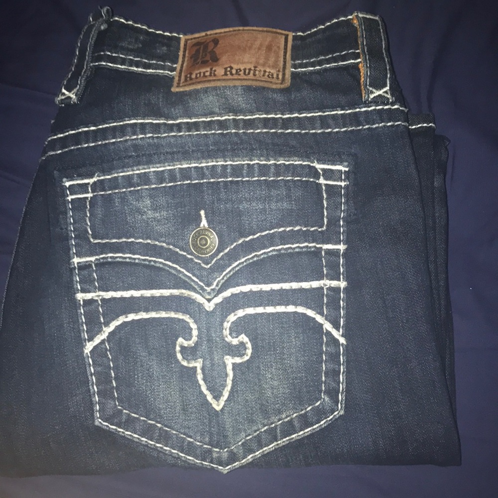 Men’s 40/32 regular straight Rock Revival’s.